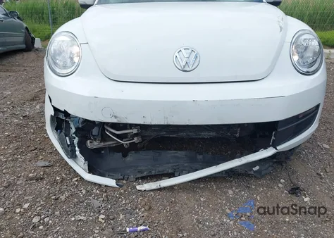 2015 Volkswagen Beetle 1.8T из США, поврежденный, VIN 3VW517AT2FM800886